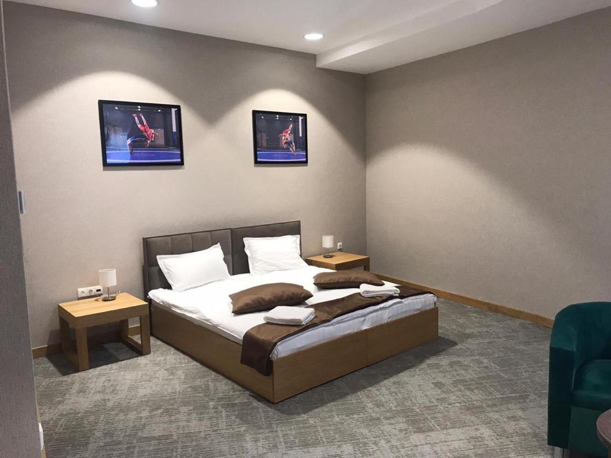 Jj Hotel 阿斯坦纳 外观 照片