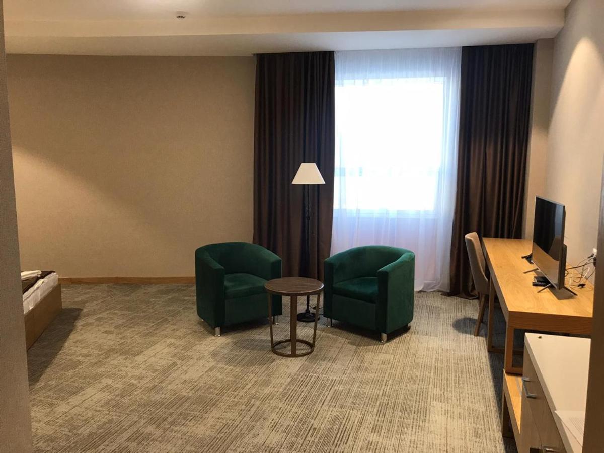 Jj Hotel 阿斯坦纳 外观 照片