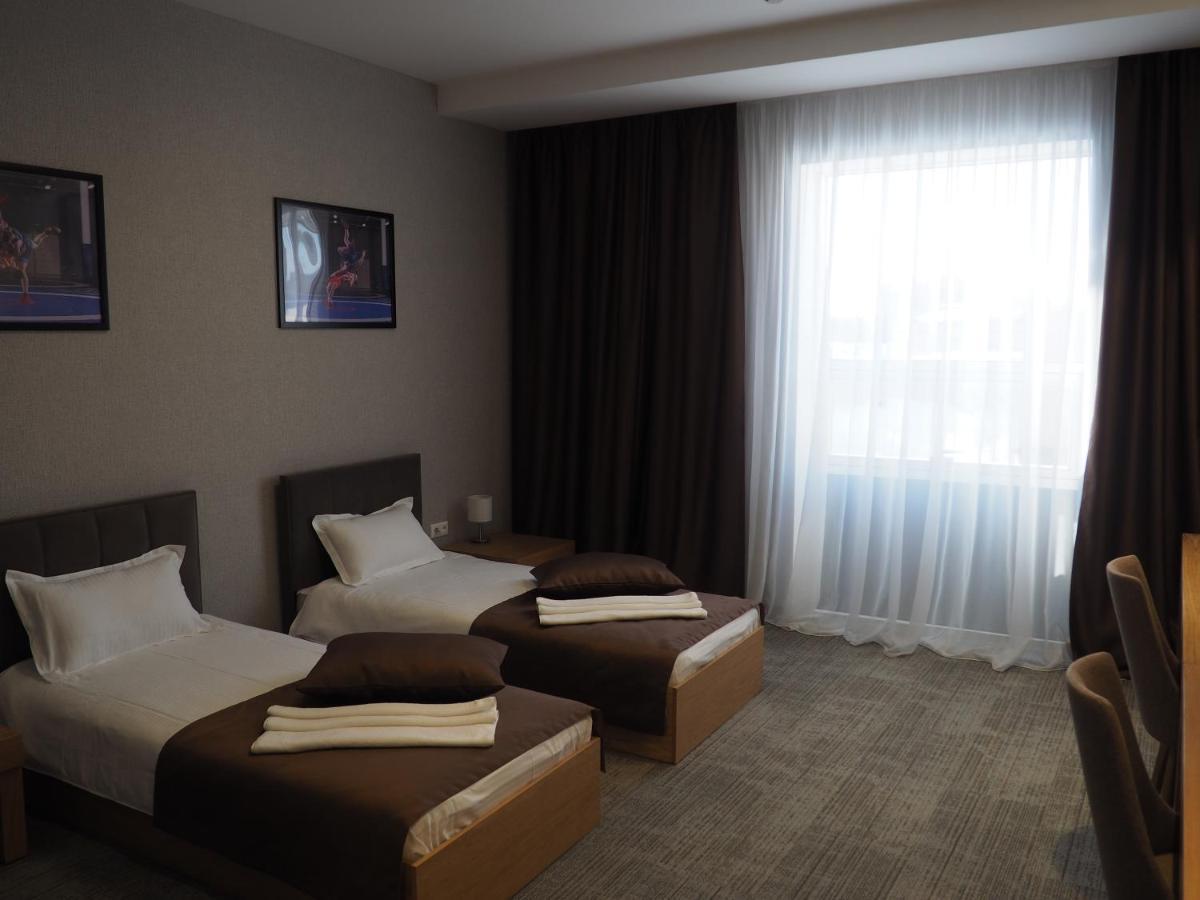 Jj Hotel 阿斯坦纳 外观 照片