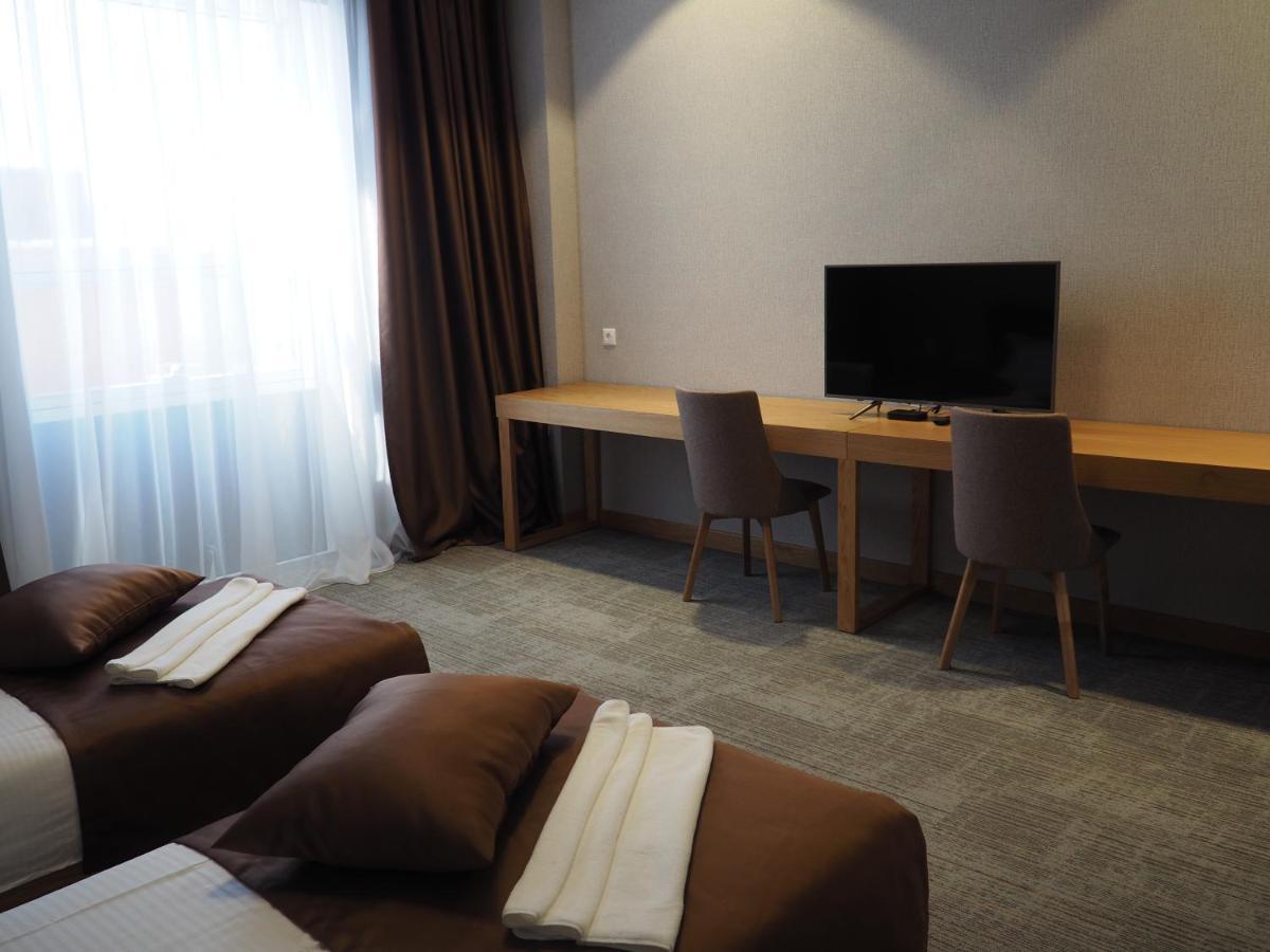 Jj Hotel 阿斯坦纳 外观 照片