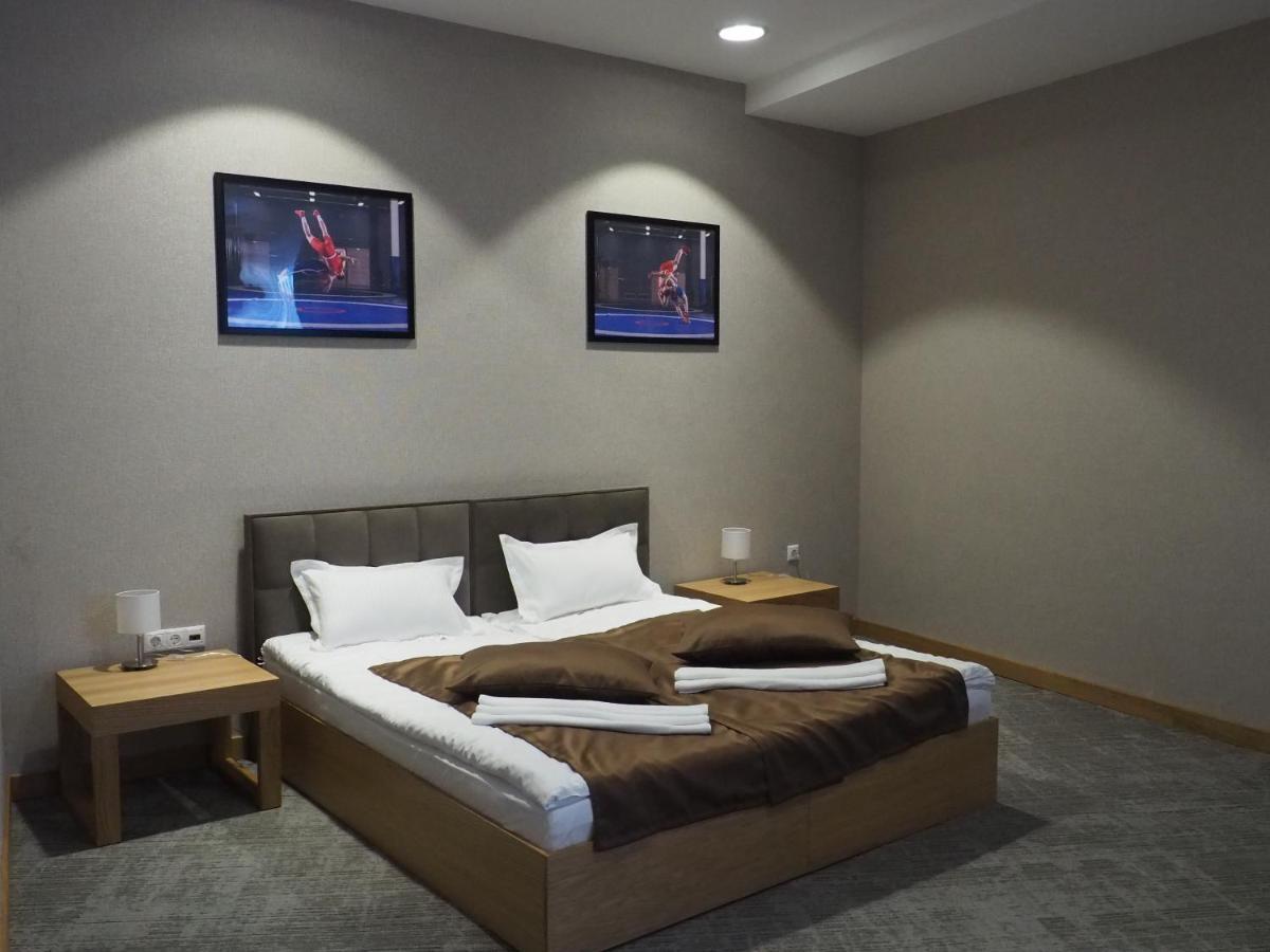 Jj Hotel 阿斯坦纳 外观 照片